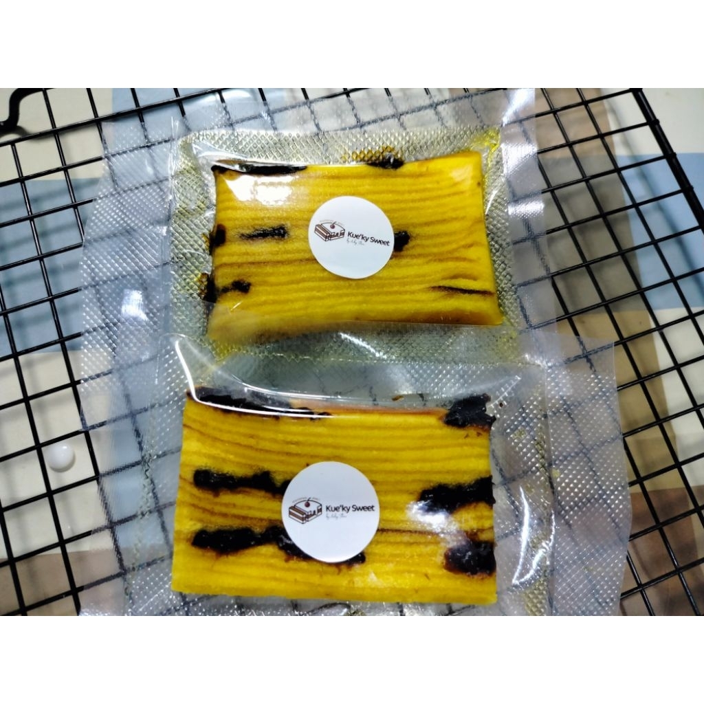 

lapis legit plum slice