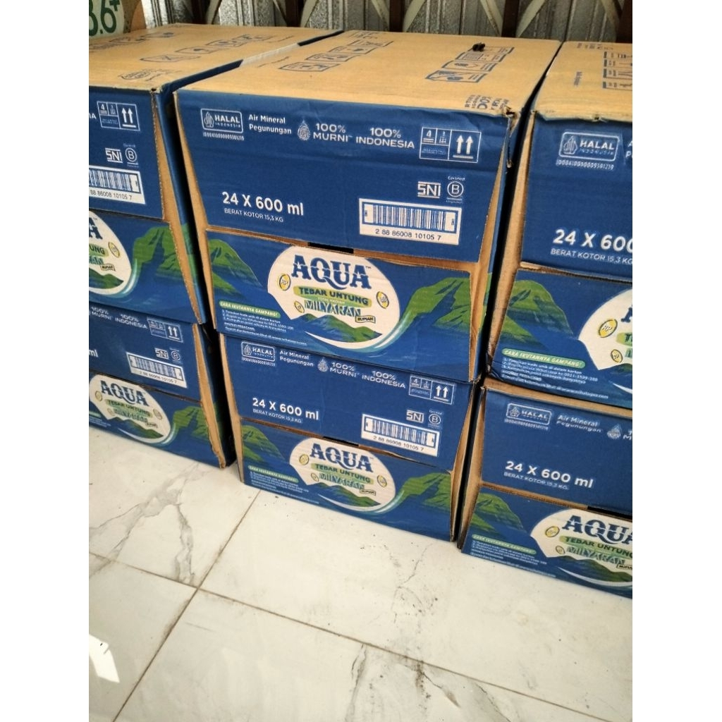 

Air Mineral AQUA 600 ml