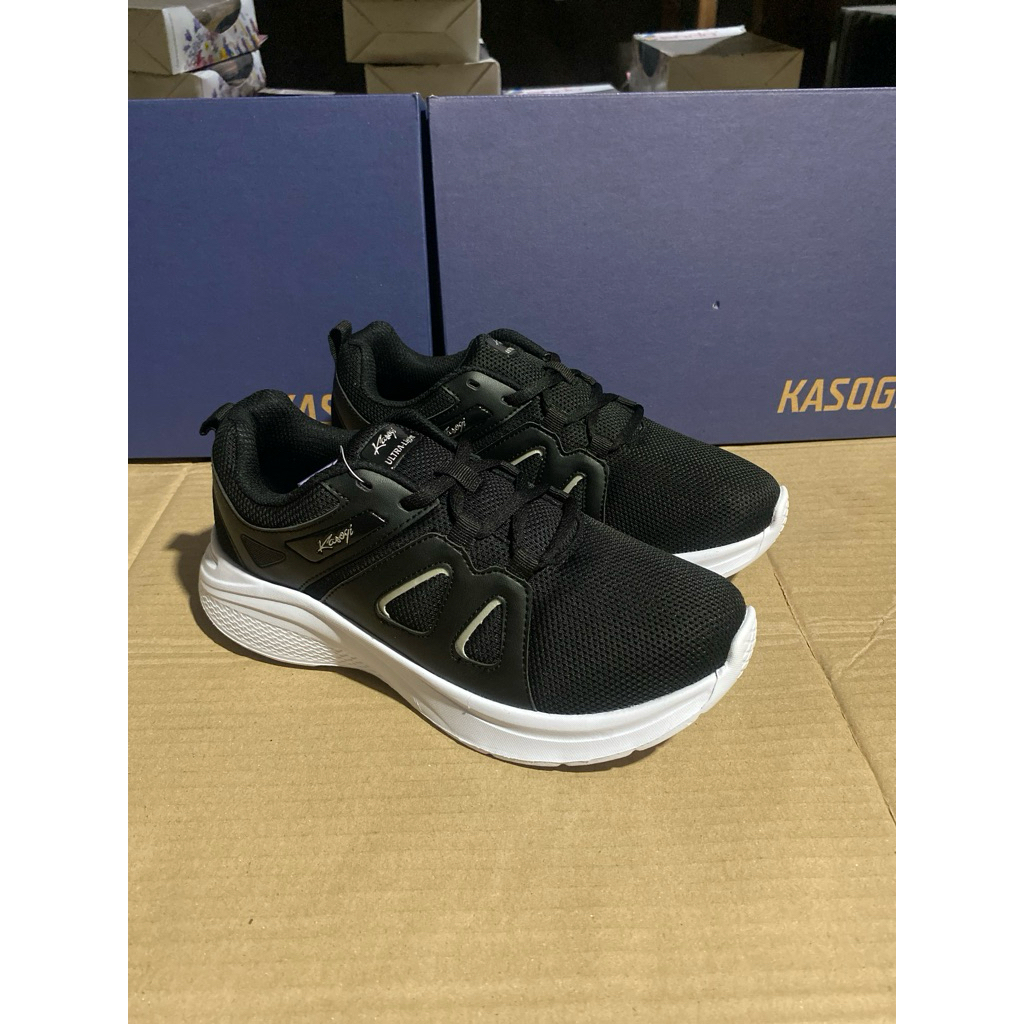 Sepatu sekolah - Larry by kasogi warna hitam putih