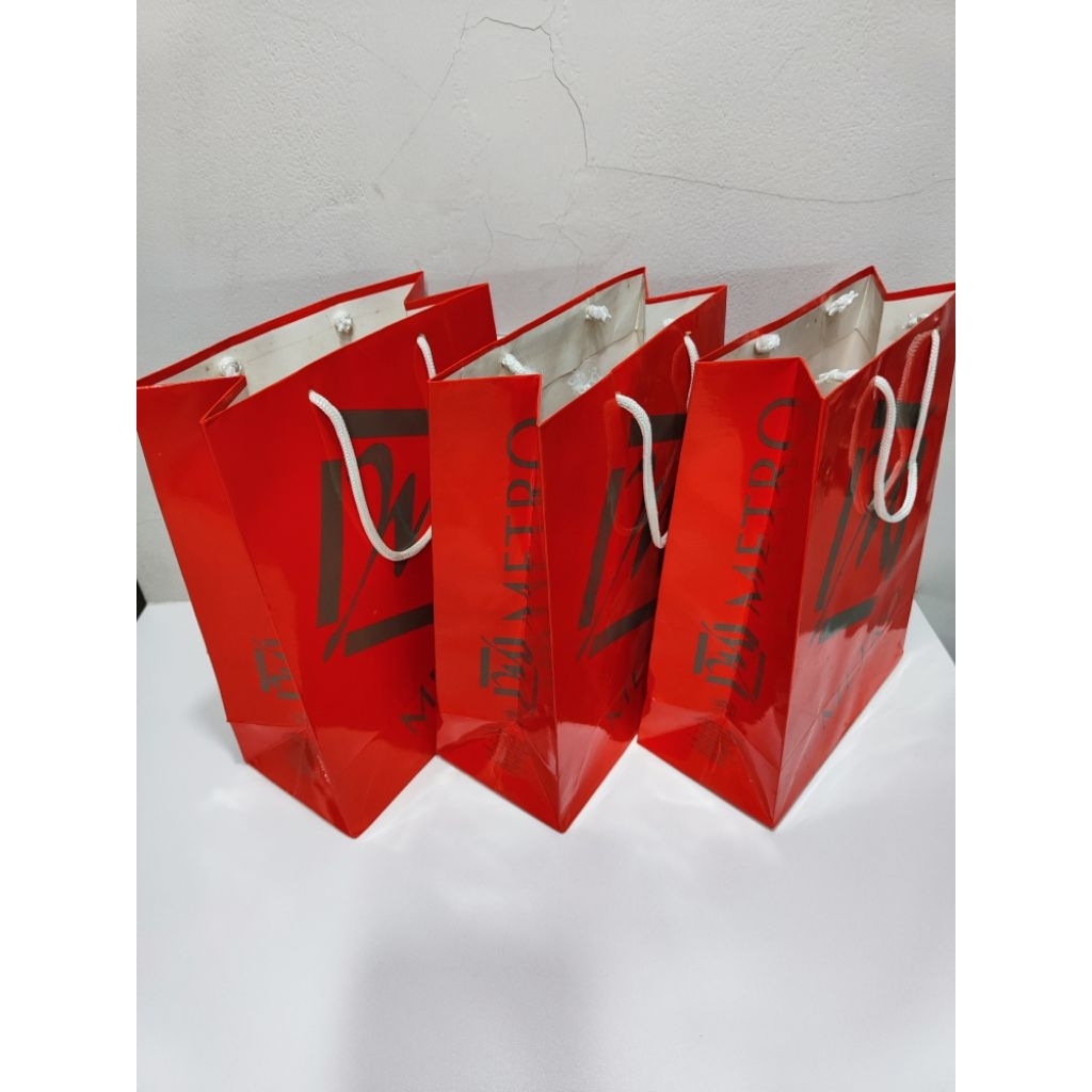 

Shopping bag/paper bag, isi 3 buah