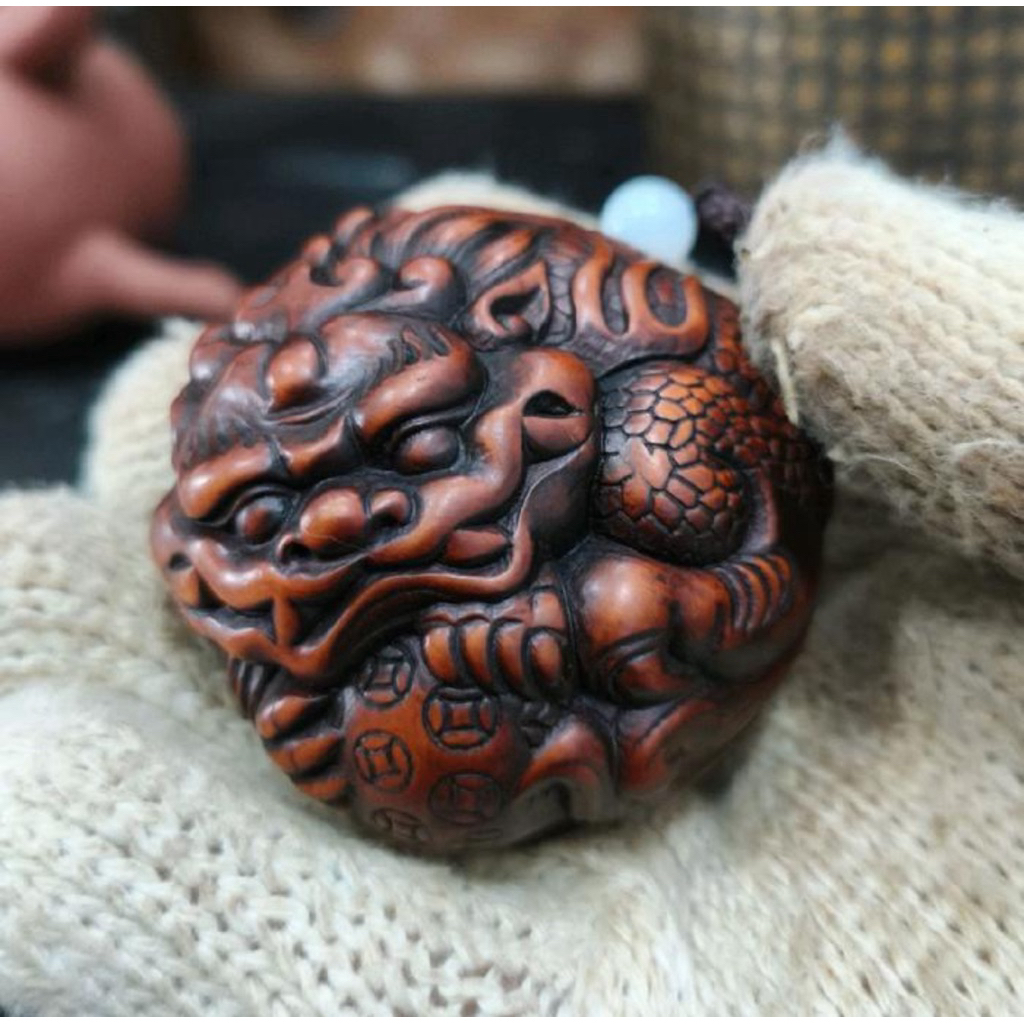 Old Small Leaf BoxWood PiXiu Holding Ball Carving Pendant
