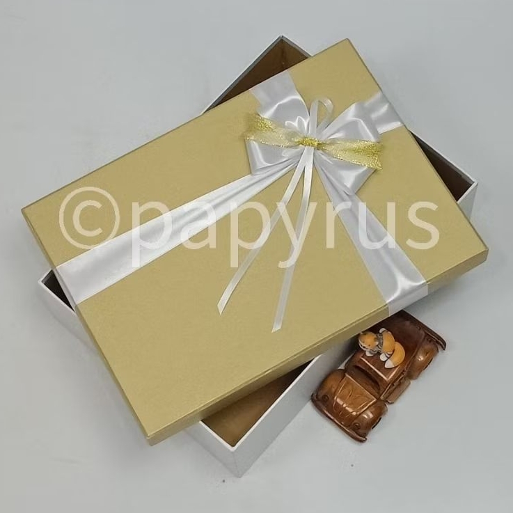 

PAPYRUS Kombinasi 25x35 Tinggi 5cm Kotak Kado Gift Box Hardbox Hampers V2