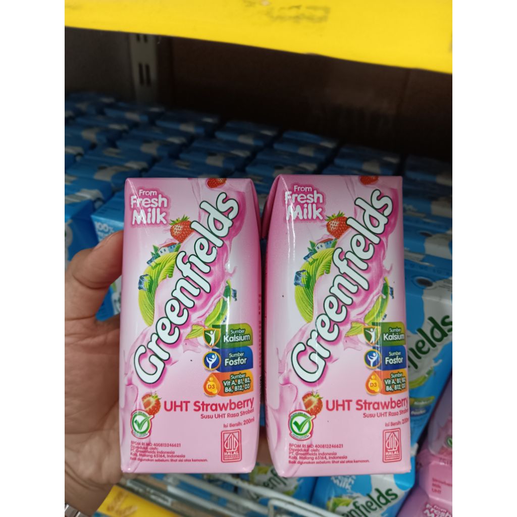 

greenfields uht strawberry 200ml