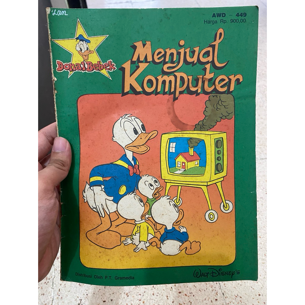 Majalah donal bebek menjual komputer