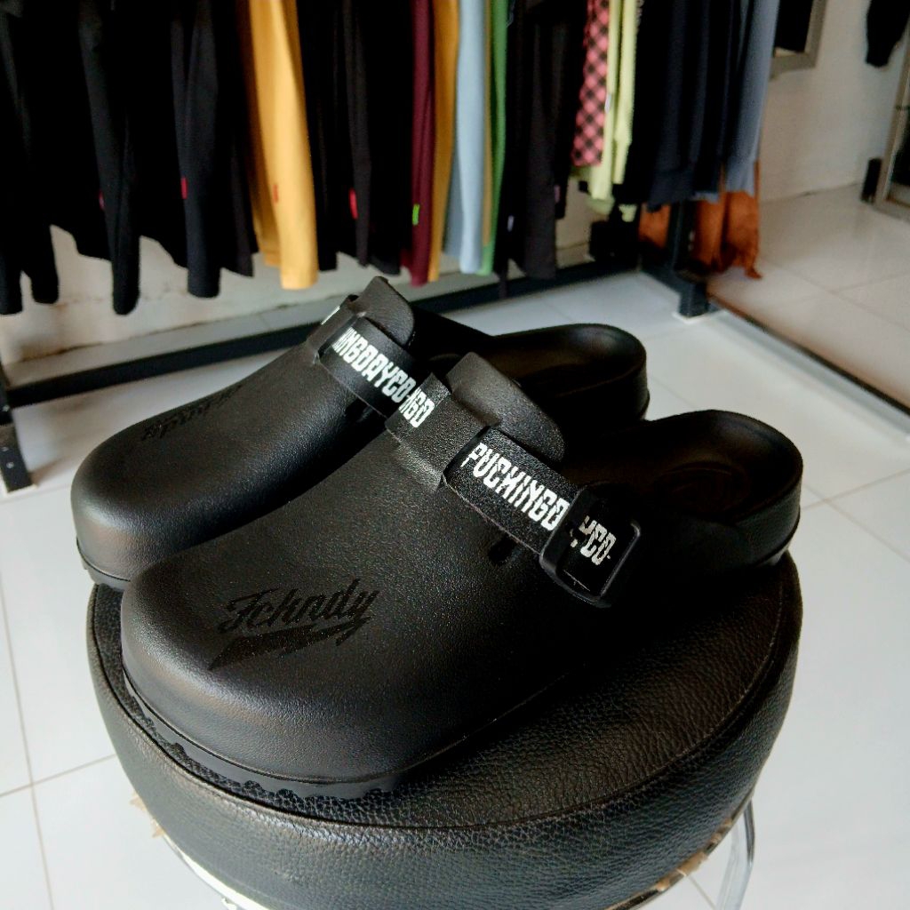 Fvckingday | Slipper Crocs Sepatu Sandal Hitam Pria Fd16