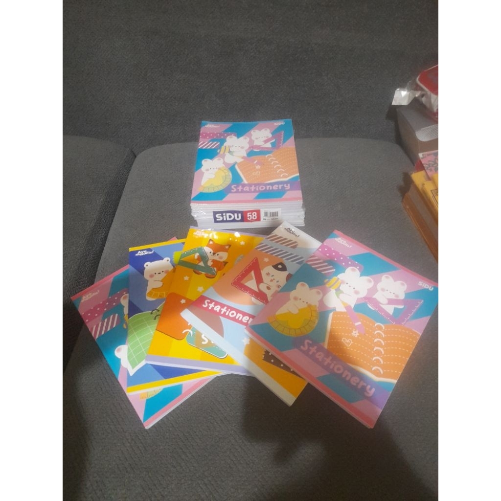 

ECERAN ISI 5PCS SIDU 58 LEMBAR UKURAN KWARTO MOTIF RANDOM COWOK DAN CEWEK SINAR DUNIA PAPER STATIONERY SEKOLAH