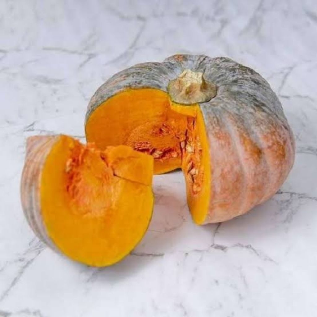 

labu kuning,waluh fress ukuran tanggung berat 1,4 -2,2.kg