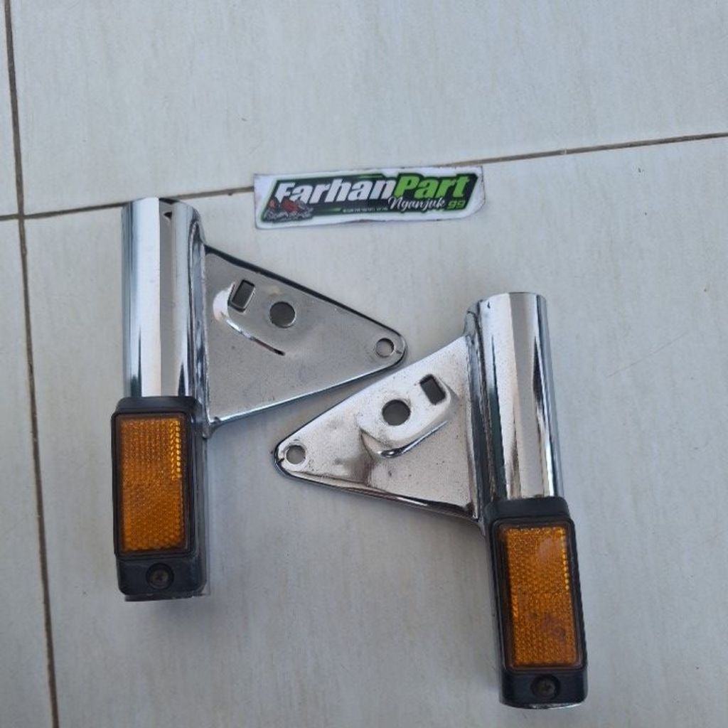 KUPINGAN LAMPU/PANGKON LAMPU GL 100 GL 125 ORIGINAL COPOTAN CDI LAMPU KOTAK