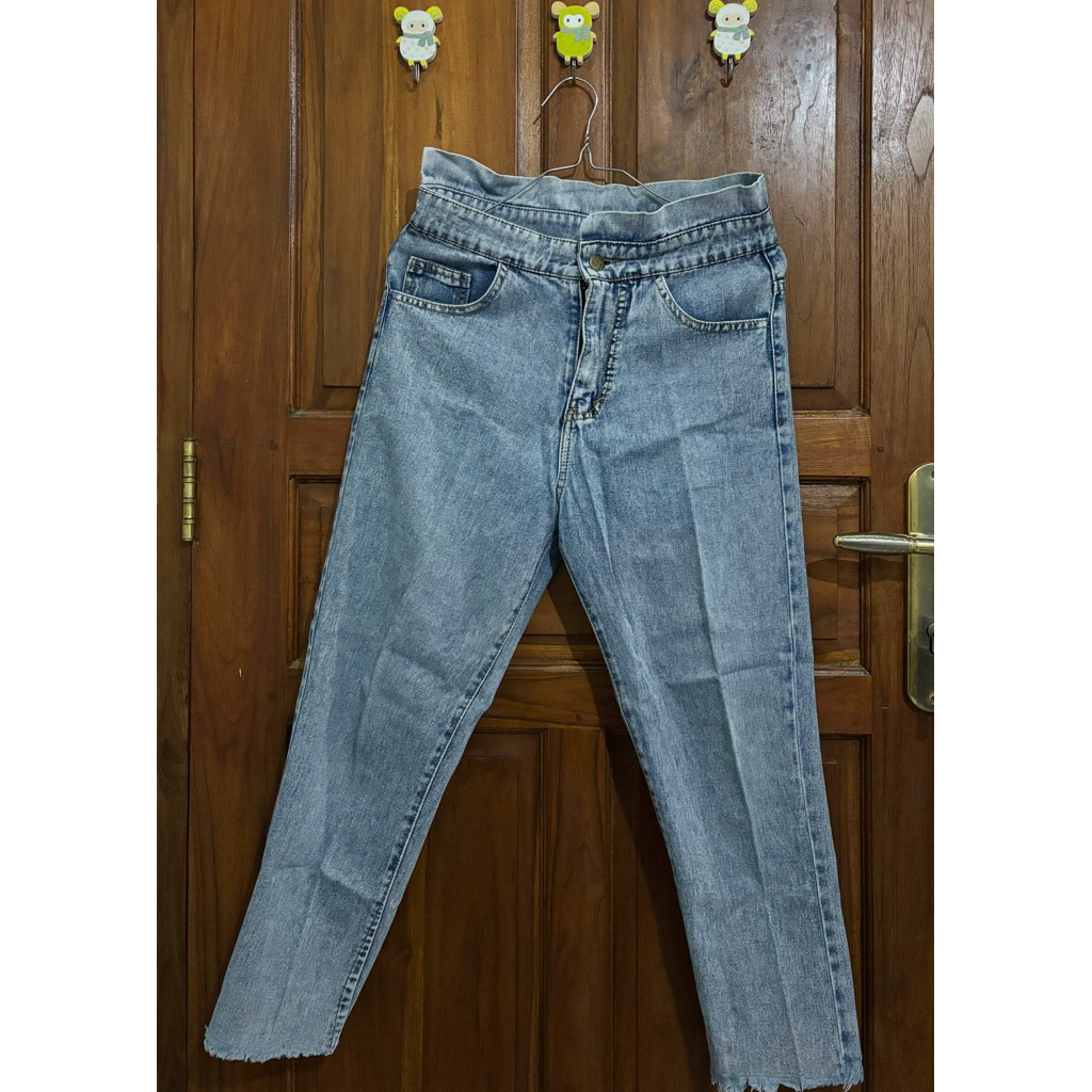 Preloved Celana Boyfriend Jeans My Style Wanita Murah (Wajib Baca Deskripsi)