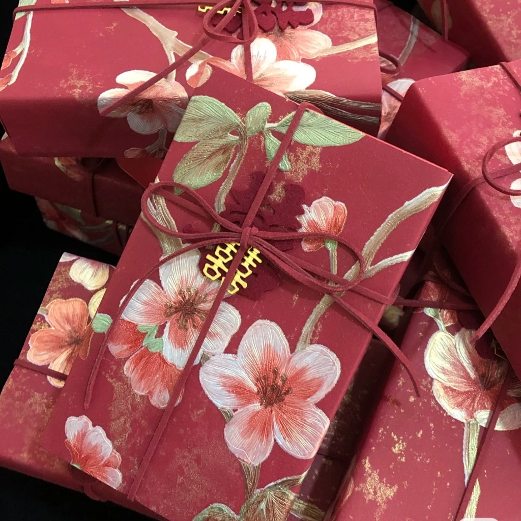 

XT713 - KOTAK SOUVENIR PERNIKAHAN MOTIF BUNGA MERAH - CANDY BOX SANGJIT