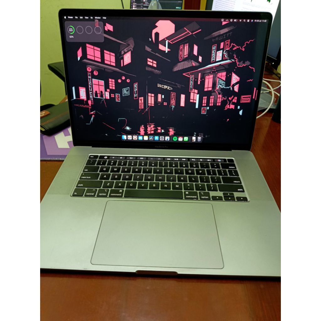 MACBOOK PRO 2019 CORE i9 32/512gb like new