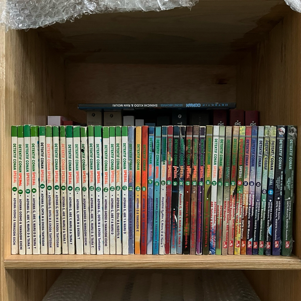 Komik Detektif Conan Spesial Bekas