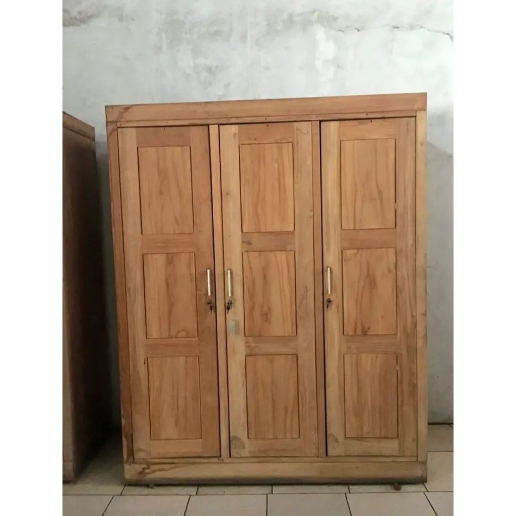 lemari minimalis kayu jati pintu 3