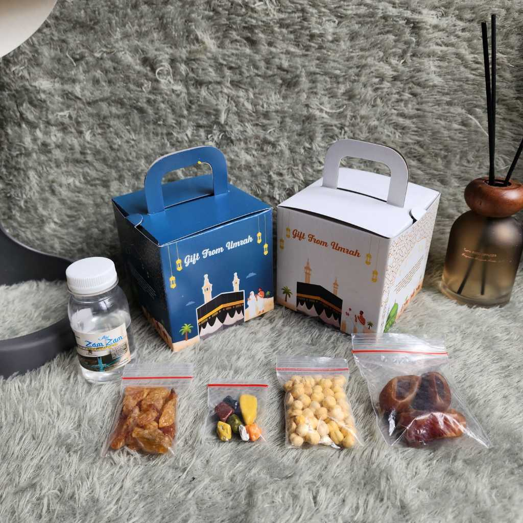 

Paket Oleh Oleh Haji dan Umroh Air Zamzam ori + Kacang Arab + Kismis Golden + Coklat Kerikil