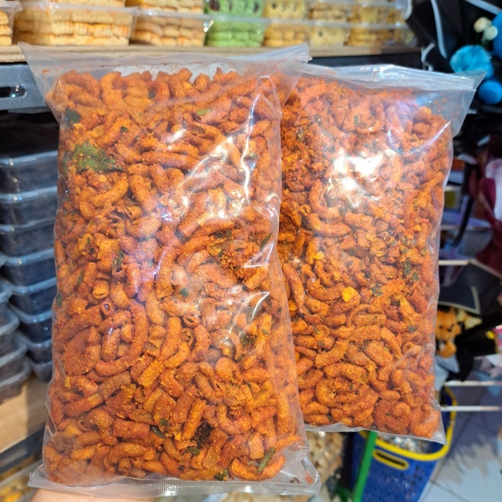 

Makaroni aneka rasa - Pedas daun jeruk, keju, original, balado, spiral pedas dj