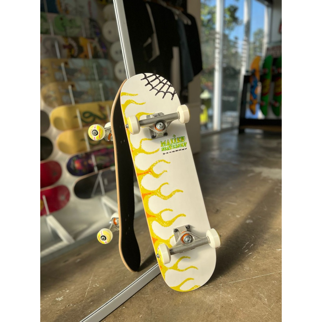 MALIBU SKATEBOARD SHOP COMPLETE FULLSET SIZE 7.5