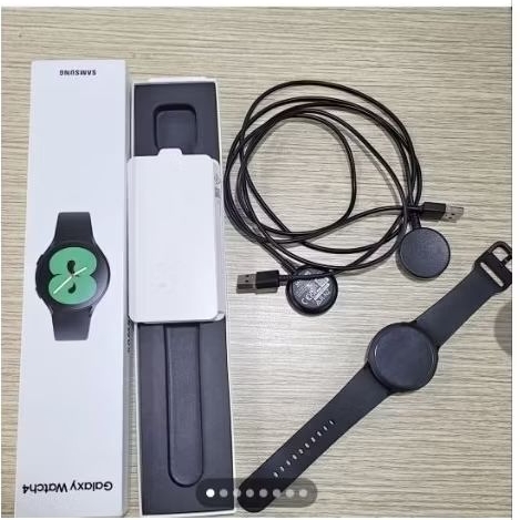 Smarwatch samsung Galxy watch 4 black LTE (40mm) pemakaian pribadi