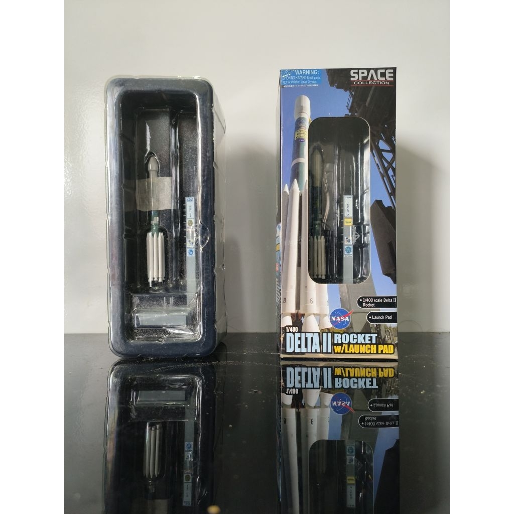 Diecast NASA Rocket Delta II ~ Kepler Mission - Deep Impact Dragon Wings 1:400