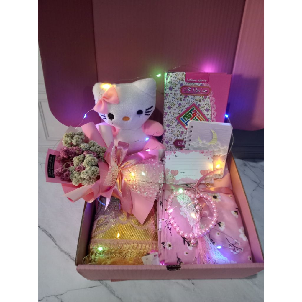 

hampers mukenah kado spesial