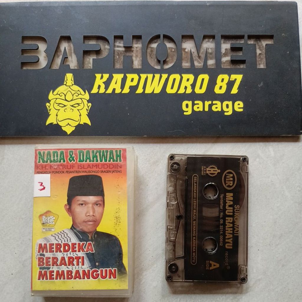 kaset pita,,KH.MA'RUF ISLAMUDDIN,,MERDEKA BERARTI MRMBANGUN