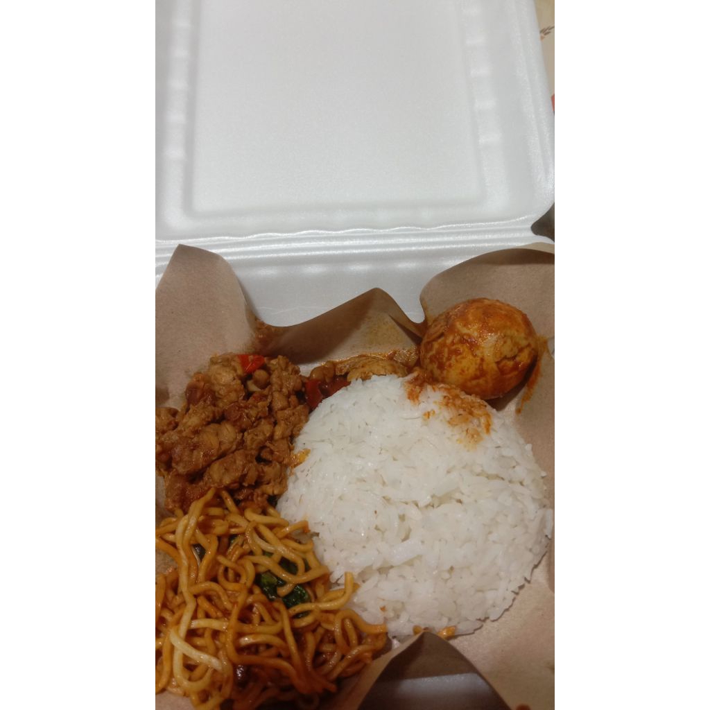 

Nasi Box Jumat Berkah Harga 10ribuan
