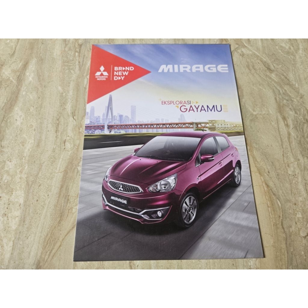brosur katalog mobil mitsubishi mirage 2017 leaflet