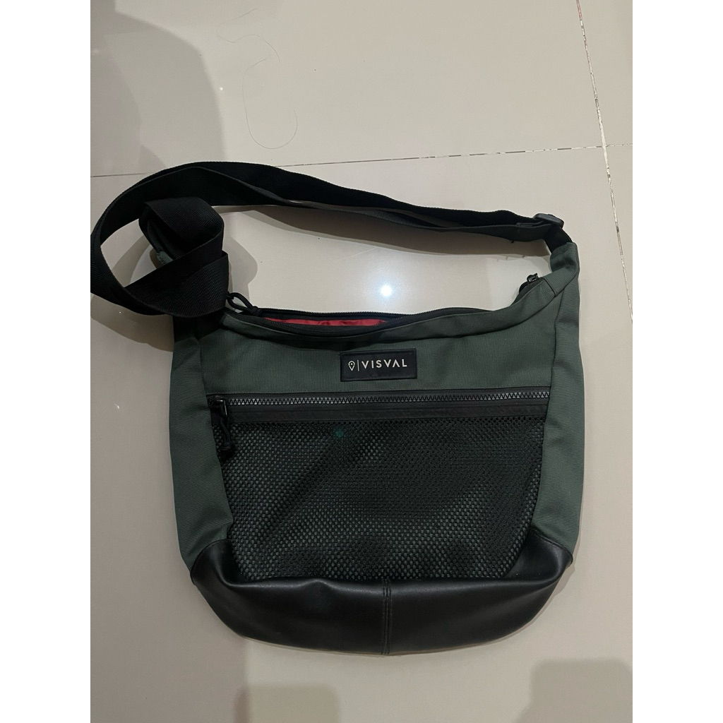 PRELOVED VISVAL TAS SELEMPANG PRIA HIJAU ARMY
