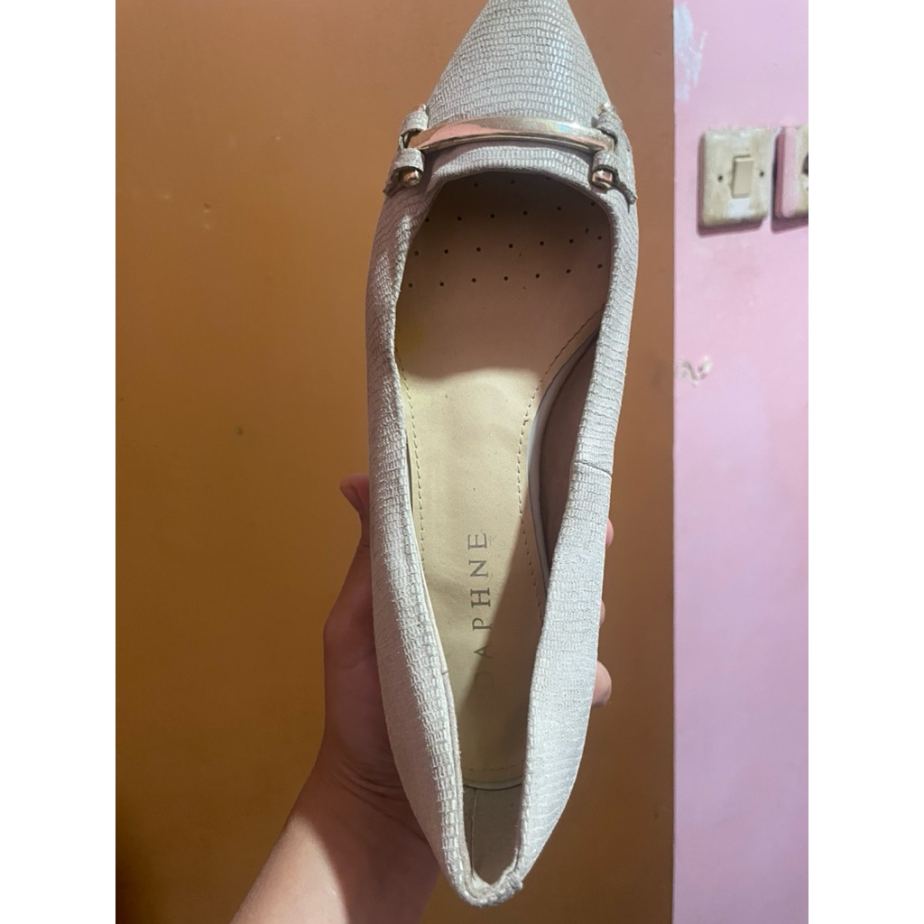 flatshoes daphne preloved