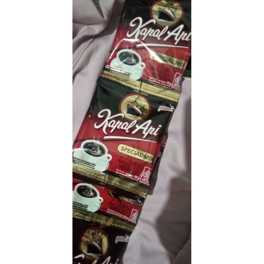 

Kopi KapalApi Special Mix 23gr × 10 (1 renteng)