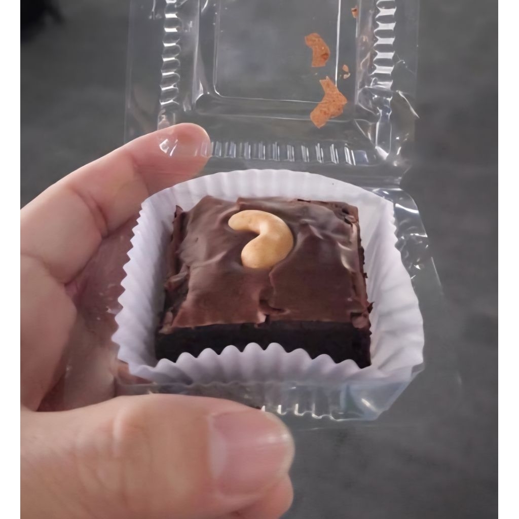 

Brownies Bronis Mede / Mete Coklat Fudgy Kue Murah Cokelat Asli (tanpa pengawet pemanis buatan)