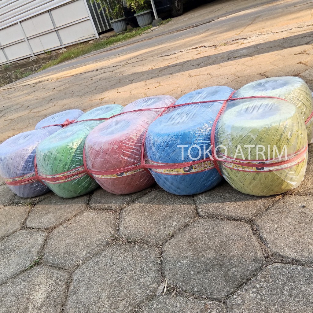 

Tali Rafia 1 KG Full Roda Dunia | 1000 gram | Warna dan Hitam
