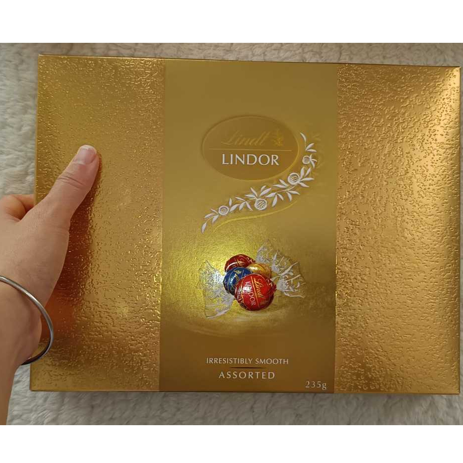 

coklat lindor / 235 g / original 100%