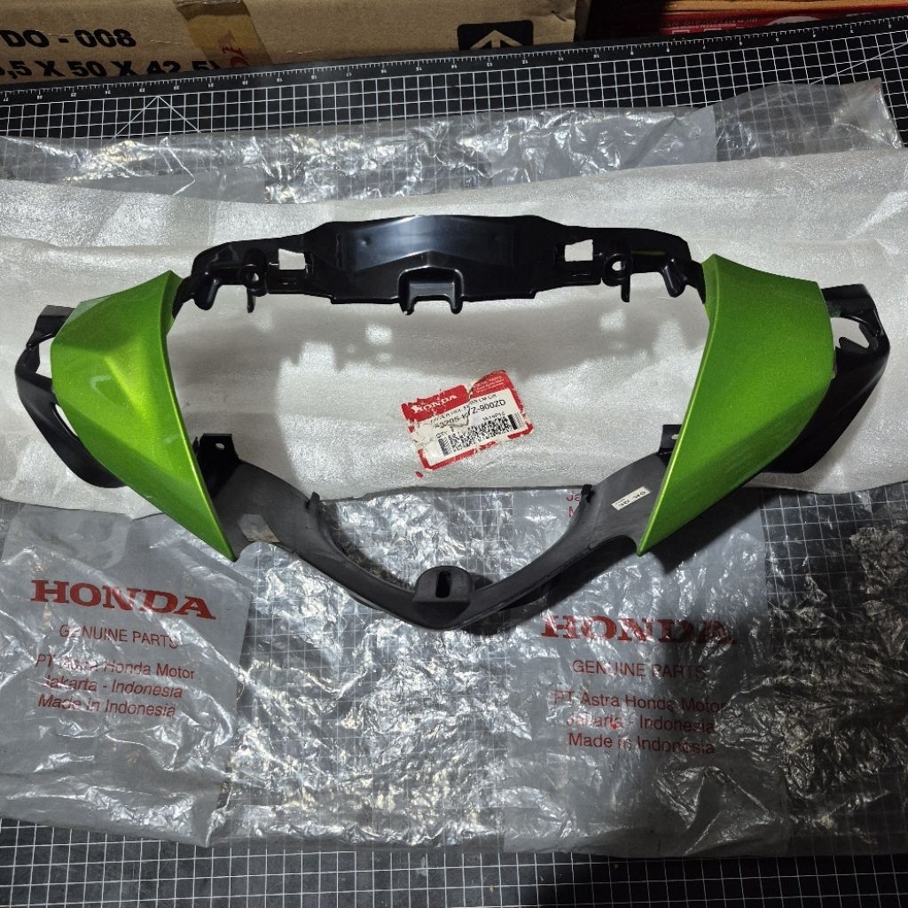 Cover batok lampu depan Honda Supra X125 X 125 Helm In Hijau Original AHM HONDA 53205-KYZ-900ZD