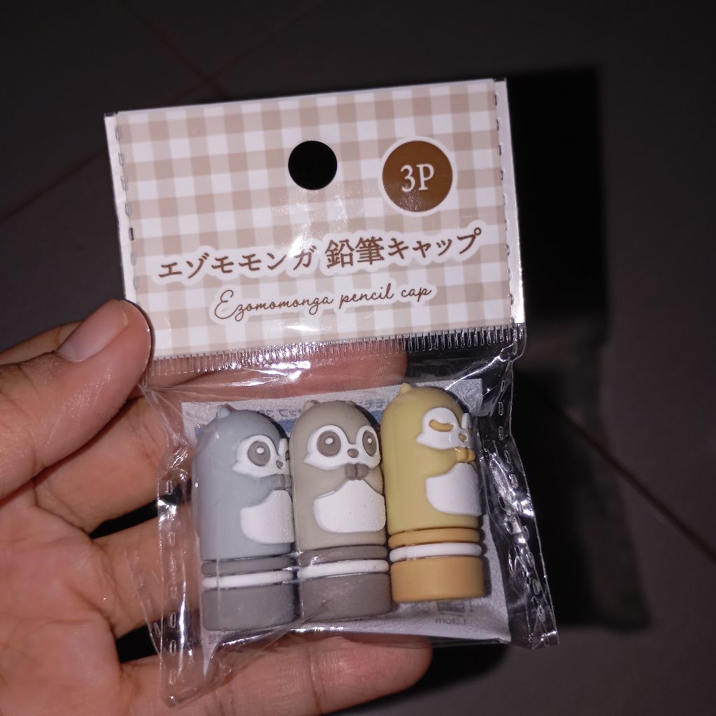 

Penutup pensil karakter tupai lucu