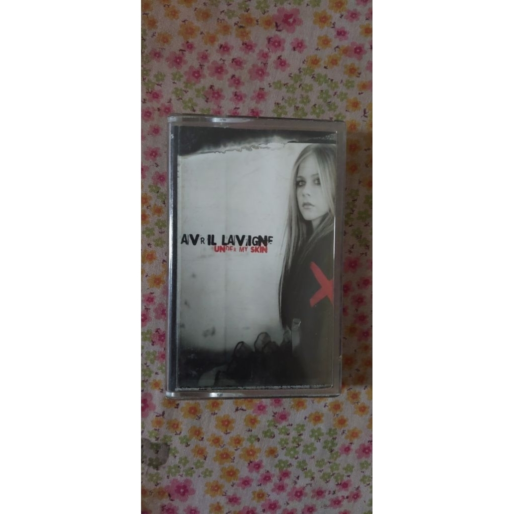 JUAL KASET PITA AVRIL LAVIGNE ALBUM UNDER MY SKIN