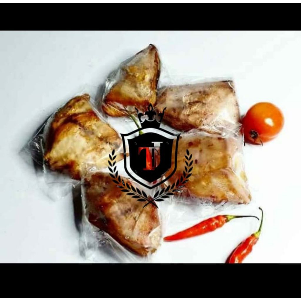 

ikan asap mayung daging isi 5 kemasan udah di vacum/ikan pangang