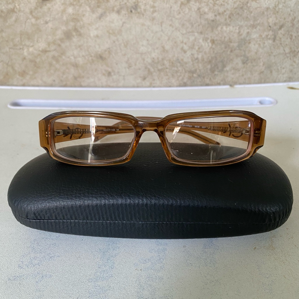 Calvin Klein – Frame Kacamata Branded Preloved Unisex