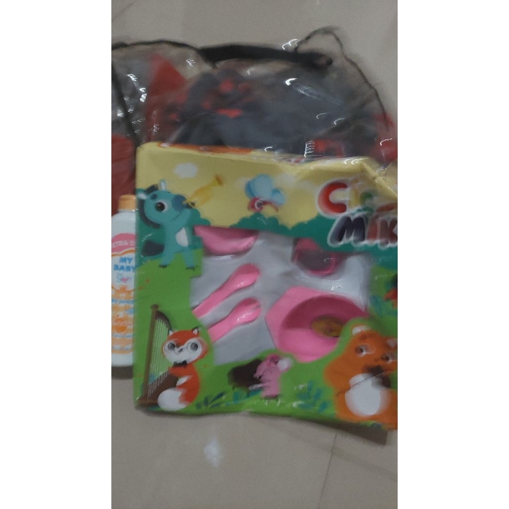 preloved gendongan tas bedak set makan bayi