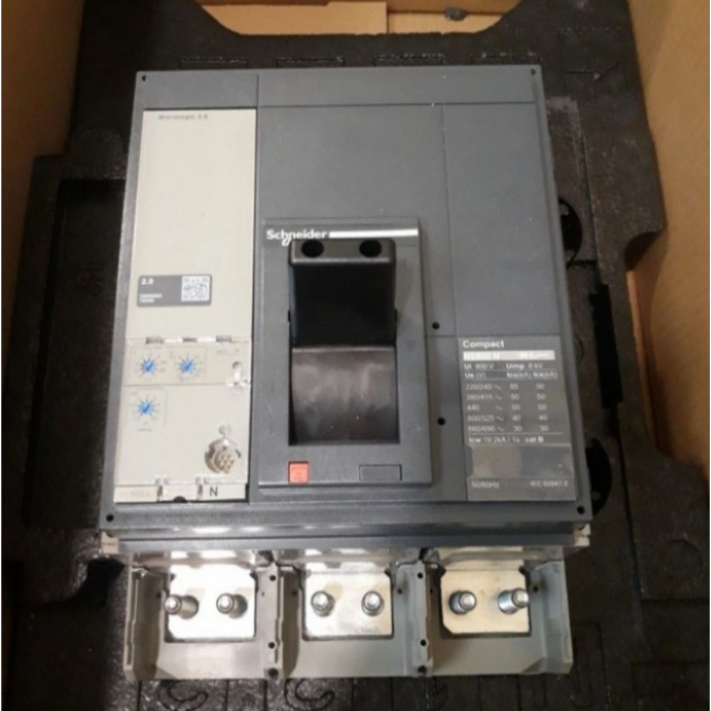 MCCB NS1000N 3P 1000A SCHNEIDER