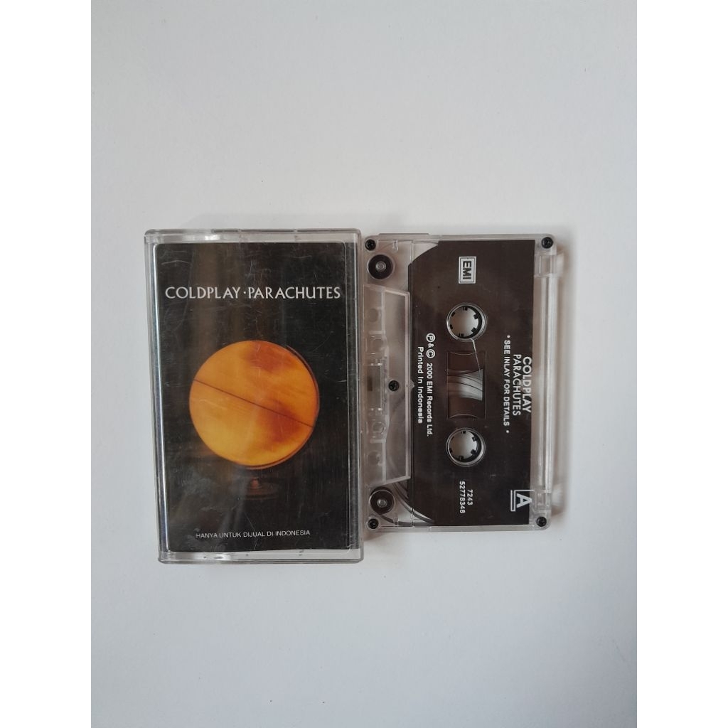 kaset pita coldplay paracuthes