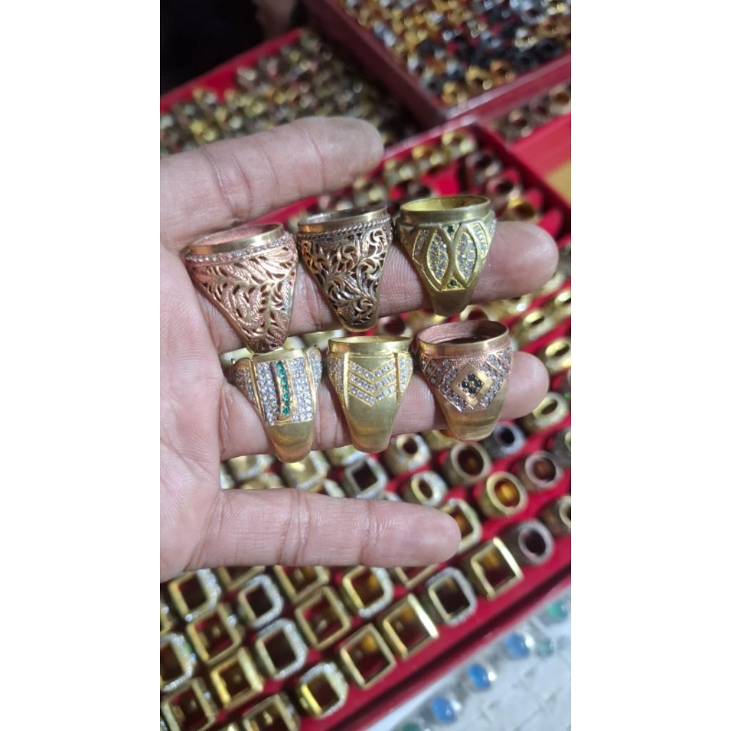 Cincin Ring Kuningan Sari