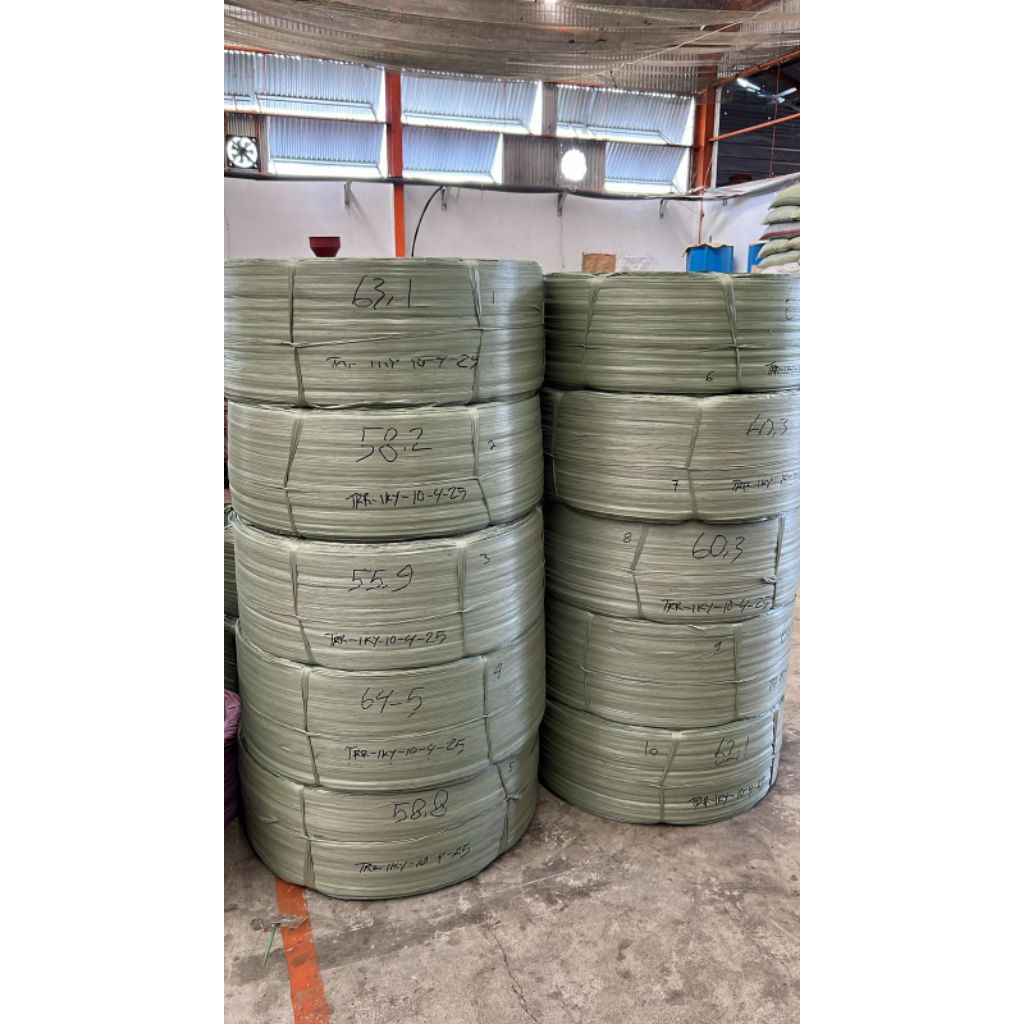 

TALI PLASTIK/RAFIA WARNA NATURAL GULUNGAN BESAR 25KG s/d 60KG