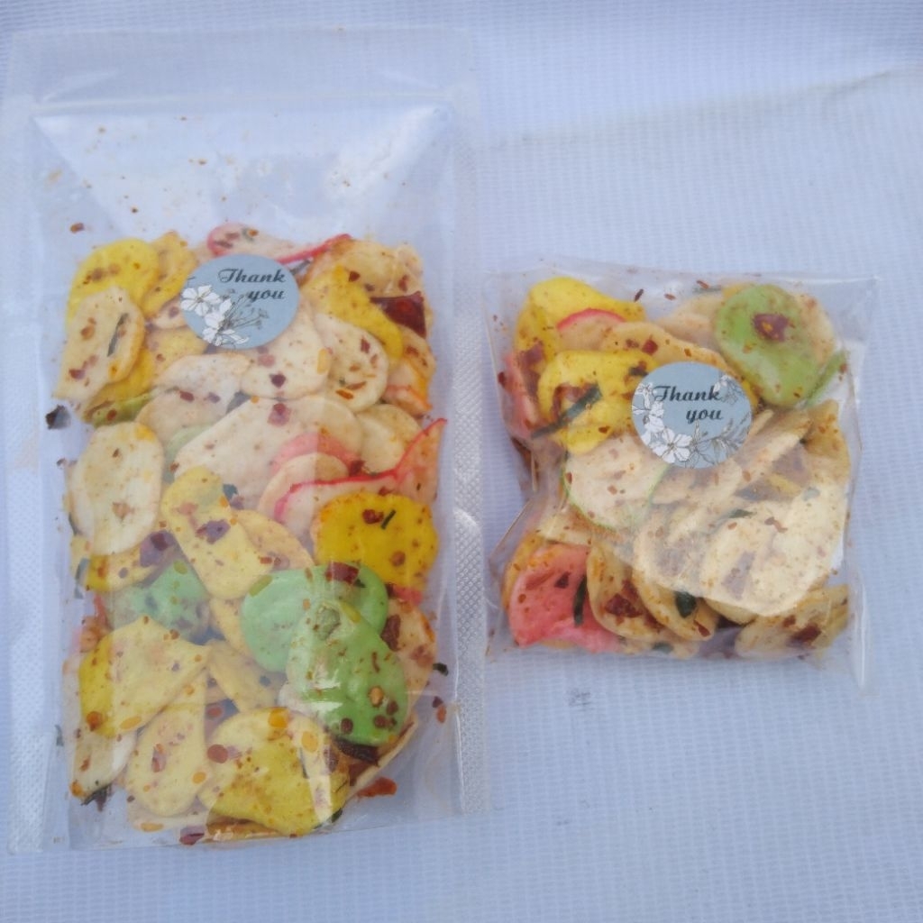 

KERUPUK SEBLAK MINI KERUPUK PEDAS BANTET 500GRAM