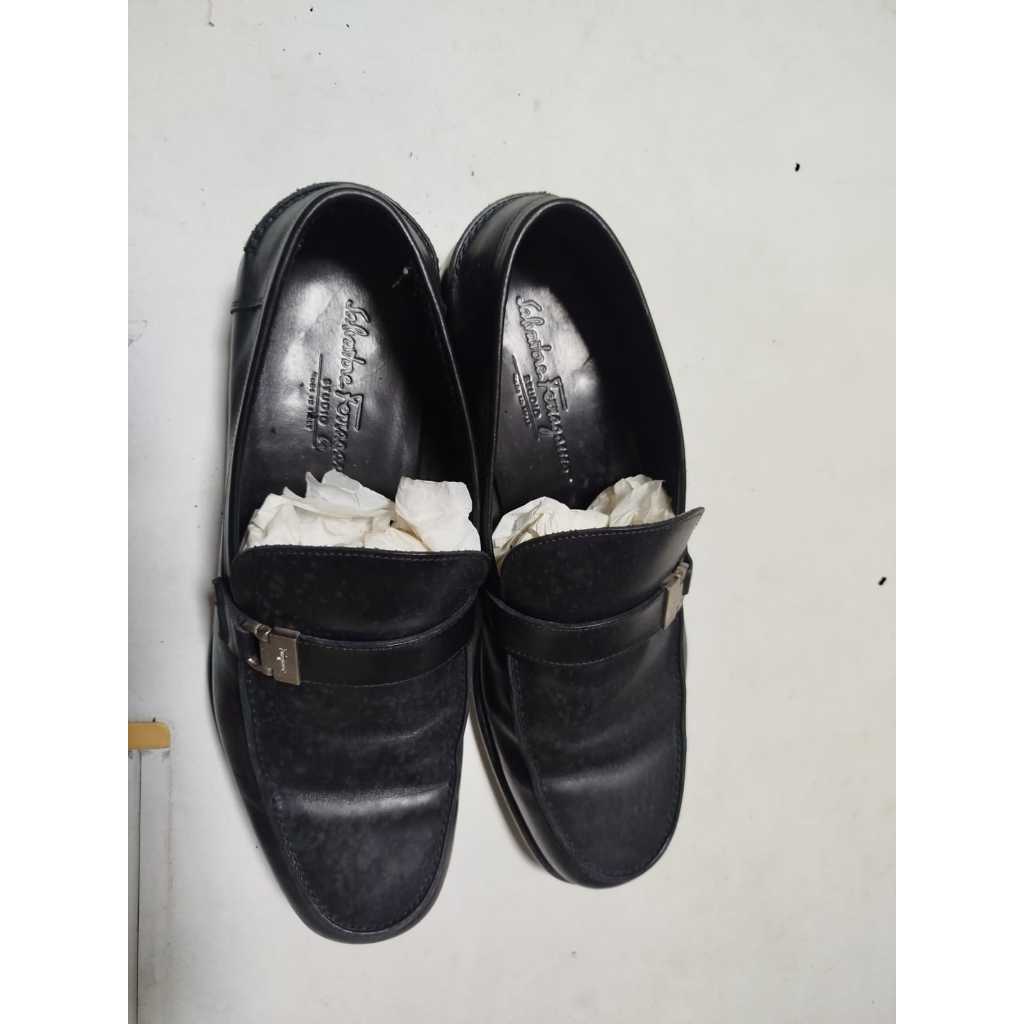 Sepatu Salvatore Ferragamo