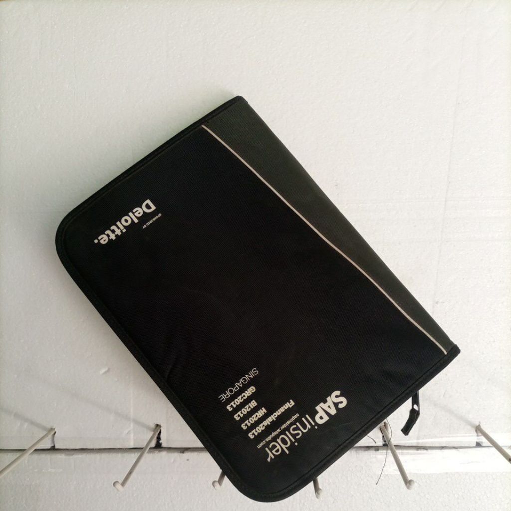 

Gemline Bag-tablet/File keeper-alas-34,5cm-tinggi-26cm-preloved