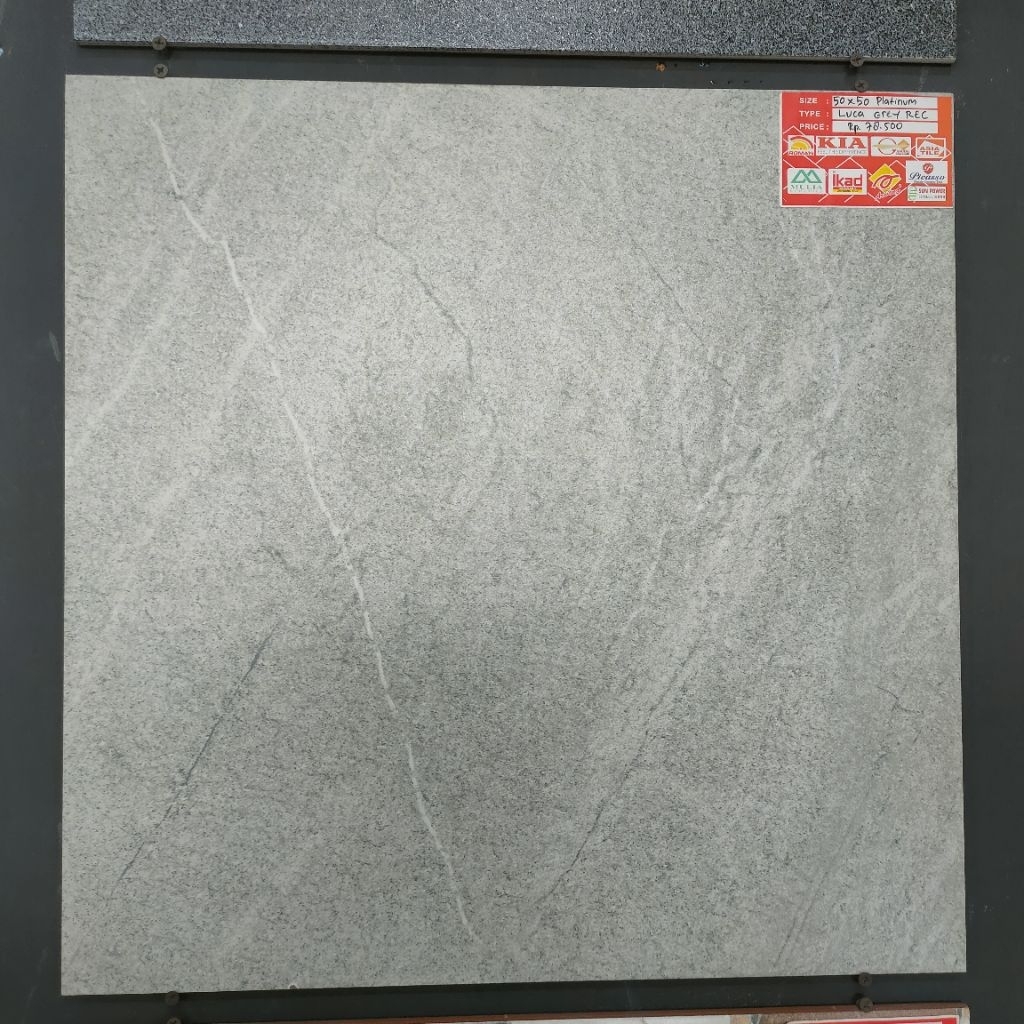 Keramik Platinum 50x50 Luca Grey Matt Keramik Teras Garasi Kamar Mandi Carport
