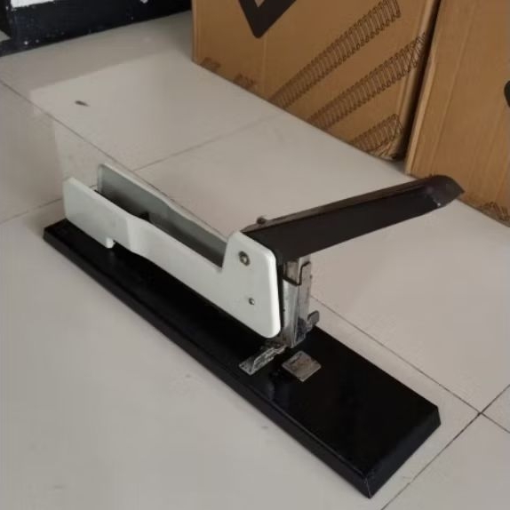 Hekter bekas Staples Steples Besar Jumbo Jilid Buku Original Max HD-12L/17 Stapler seken