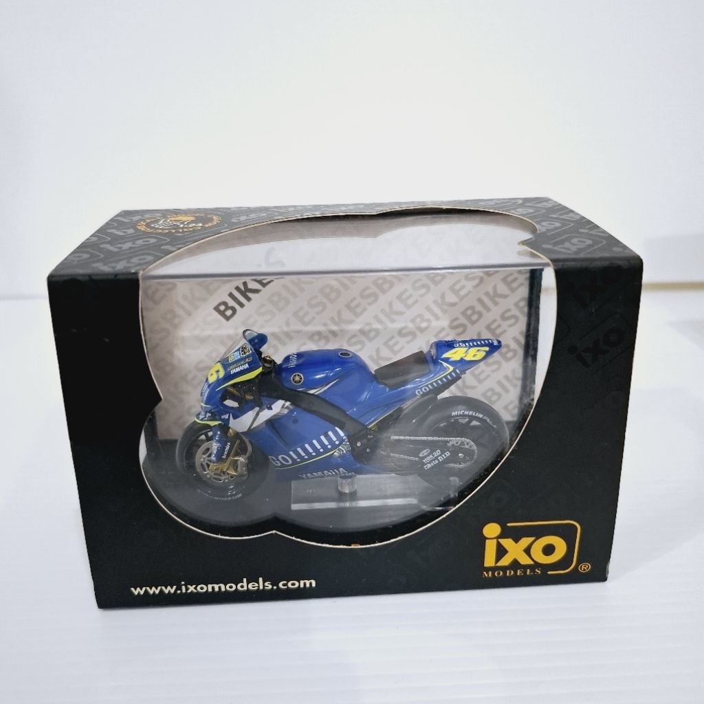 Ixo Models Yamaha YZR-M1 Valentino Rossi #46 2005 Motogp
