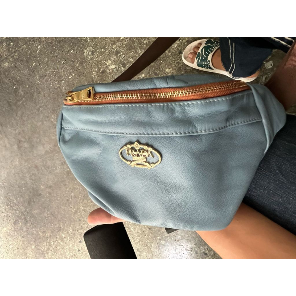 Preloved tas waistbag Prada kulas