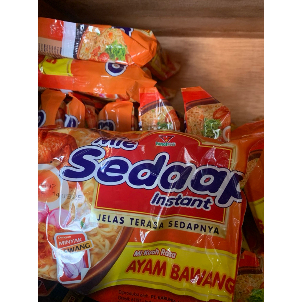 

mie instan goreng mie instan kuah sedap sedaap sukses isi 2 sedap soto ayam bawang kari indomie ayam geprek mie bangladesh